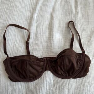 SKIMS Chocolate Underwire Bra with Adjustable Straps
